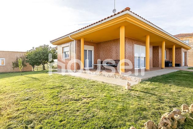 Foto 1 de Casa en venda a Revellinos de 4 habitacions amb terrassa i garatge