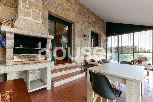 Foto 2 de Casa en venda a Bueu de 3 habitacions amb terrassa i piscina