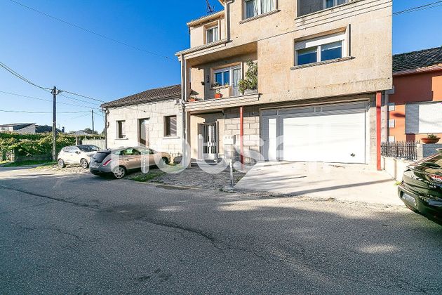 Foto 1 de Casa en venda a Vilanova de Arousa de 2 habitacions amb terrassa i garatge