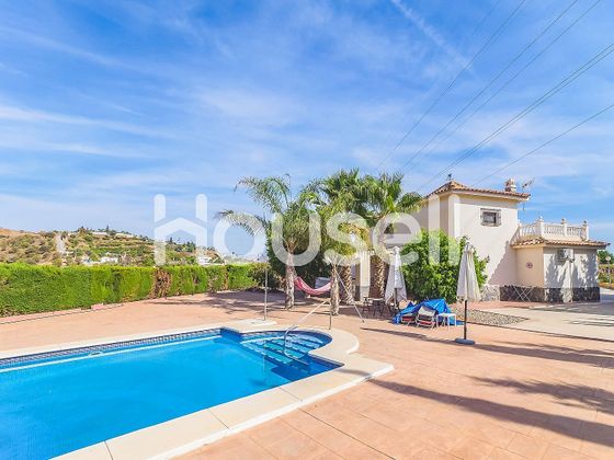 Foto 1 de Casa en venta en Pinos de Alhaurín - Periferia de 5 habitaciones con terraza y piscina