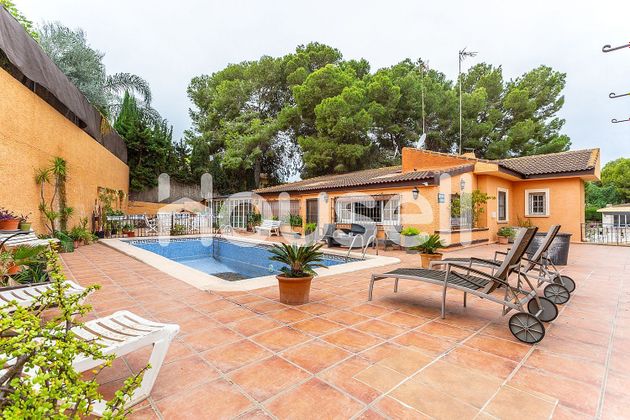 Foto 1 de Casa en venda a Los Balcones - Los Altos del Edén de 5 habitacions amb terrassa i piscina