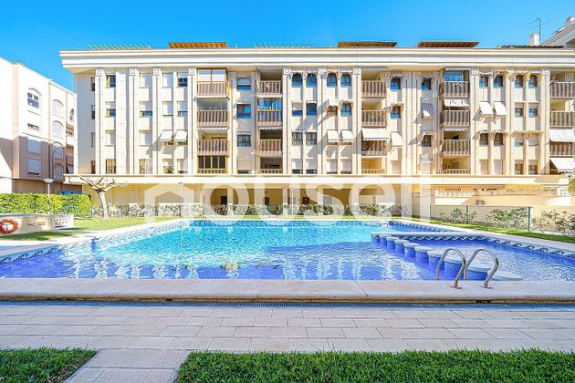 Foto 1 de Venta de piso en San Juan de Alicante/Sant Joan d´Alacant de 3 habitaciones con terraza y piscina