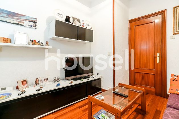 Foto 2 de Piso en venta en Santurtzi de 2 habitaciones con calefacción