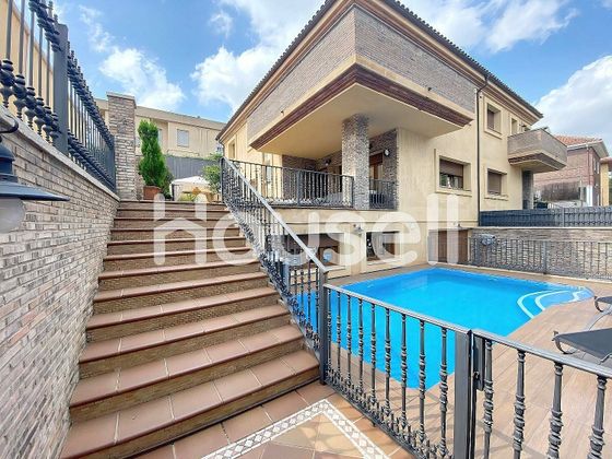 Foto 1 de Casa en venta en Ruta de la Plata de 4 habitaciones con terraza y piscina