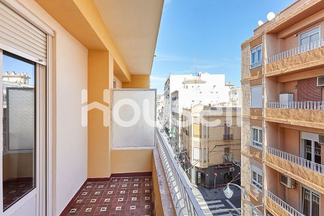 Foto 2 de Pis en venda a Elda de 4 habitacions amb terrassa i balcó