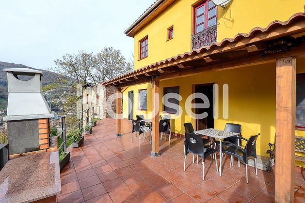 Foto 2 de Casa en venda a Santa Marina - Polígono de 2 habitacions amb terrassa i garatge