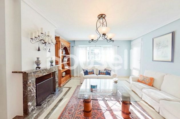 Foto 2 de Casa en venda a Rivas Urbanizaciones de 5 habitacions amb terrassa i piscina