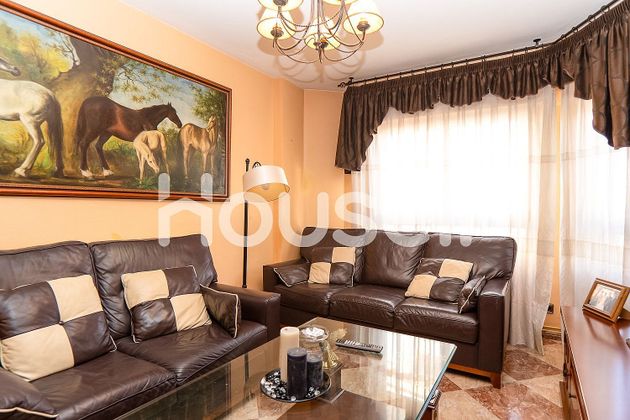 Foto 2 de Piso en venta en Yecla de 4 habitaciones con balcón y aire acondicionado