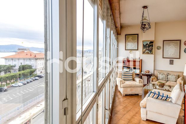 Foto 2 de Piso en venta en Castilla - Hermida de 3 habitaciones con calefacción y ascensor