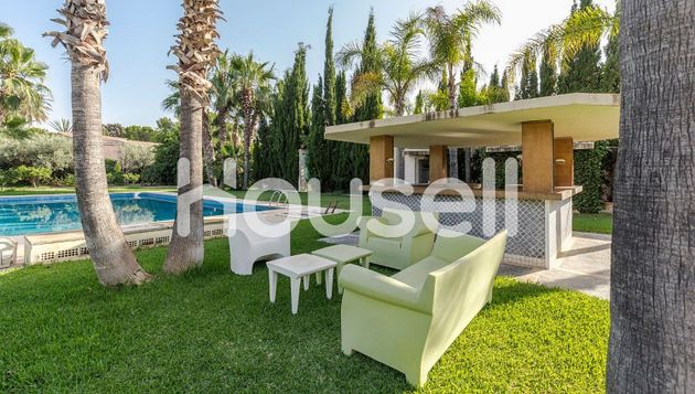 Foto 1 de Casa en venda a Almajada-Ravel de 4 habitacions amb terrassa i piscina