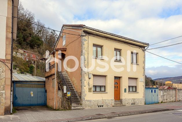 Foto 1 de Casa en venta en Riaño - Los Barros de 4 habitaciones con terraza y garaje