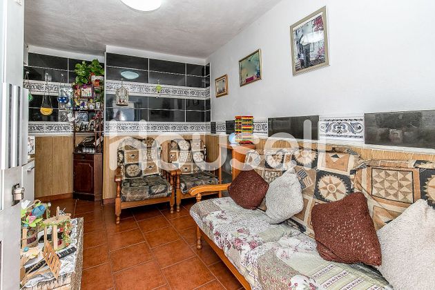 Foto 2 de Venta de casa en Granadilla de Abona ciudad de 4 habitaciones con terraza