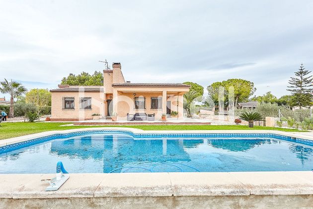 Foto 1 de Casa en venda a Valverde de 4 habitacions amb piscina i garatge