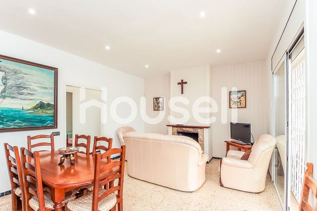 Foto 2 de Casa en venda a Montsià de Mar de 4 habitacions amb terrassa i piscina