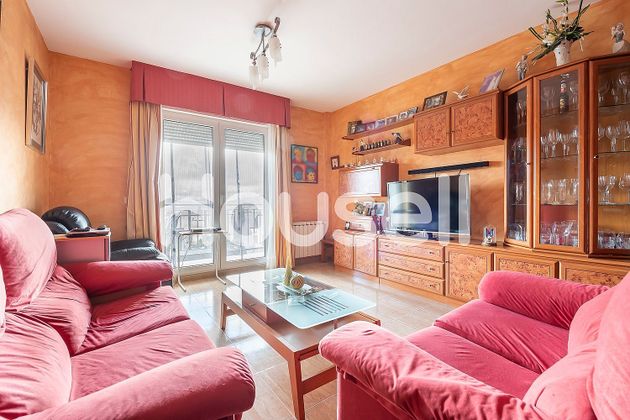 Foto 2 de Dúplex en venta en Becerril de la Sierra de 3 habitaciones con terraza y piscina