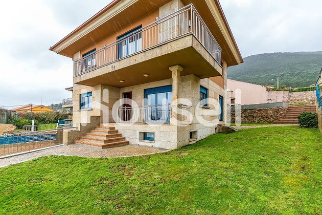Foto 1 de Casa en venda a Oia de 5 habitacions amb terrassa i piscina