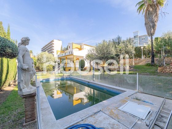 Foto 1 de Casa en venda a El Candado - El Palo de 5 habitacions amb terrassa i piscina