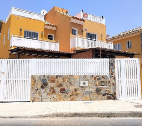 Foto 1 de Xalet en lloguer a calle Nayra de 3 habitacions amb terrassa i garatge