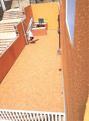 Foto 2 de Xalet en lloguer a calle Nayra de 3 habitacions amb terrassa i garatge
