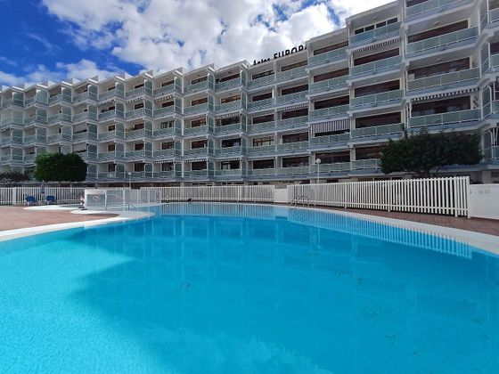 Foto 2 de Pis en venda a avenida De Marzo de 2 habitacions amb terrassa i piscina