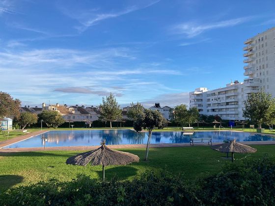 Foto 1 de Casa en venta en Valdelagrana de 4 habitaciones con terraza y piscina