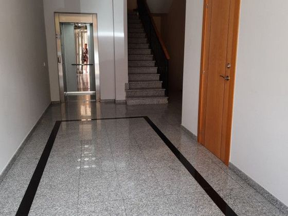 Foto 2 de Venta de piso en avenida Achútegui de Blas de 4 habitaciones con ascensor