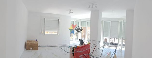Foto 2 de Piso en alquiler en Perchel Norte - La Trinidad de 4 habitaciones con terraza y muebles