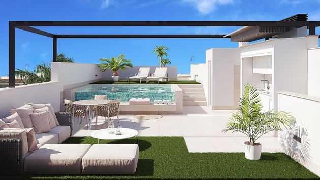 Foto 1 de Pis en venda a Zona Pueblo de 3 habitacions amb terrassa i piscina