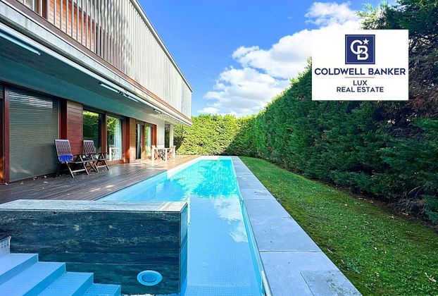 Foto 1 de Xalet en venda a avenida Olimpia de 5 habitacions amb terrassa i piscina