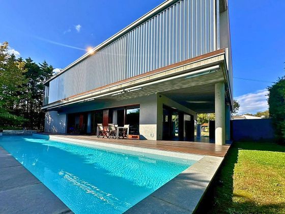 Foto 2 de Xalet en venda a avenida Olimpia de 5 habitacions amb terrassa i piscina