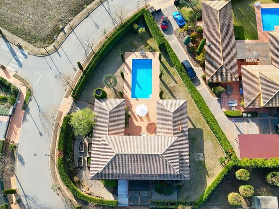 Foto 2 de Venta de chalet en Navata de 4 habitaciones con terraza y piscina