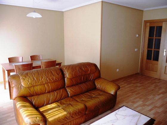 Foto 1 de Pis en venda a Cistérniga de 2 habitacions amb garatge i balcó
