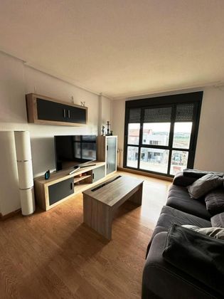 Foto 1 de Venta de piso en Cistérniga de 2 habitaciones con garaje y calefacción
