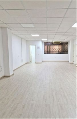 Foto 1 de Alquiler de oficina en calle Viera y Clavijo de 92 m²