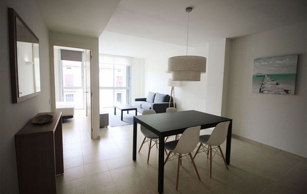 Foto 1 de Pis en lloguer a calle Pau Claris de 2 habitacions amb piscina i mobles
