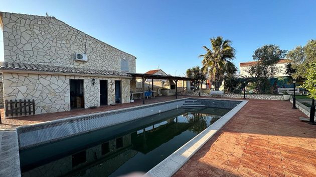 Foto 2 de Venta de chalet en calle Gredos de 6 habitaciones con terraza y piscina