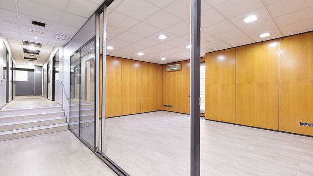 Foto 1 de Oficina en lloguer a La Dreta de l'Eixample amb ascensor