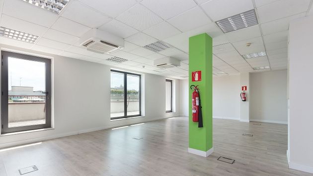 Foto 2 de Alquiler de oficina en calle Gran Via de Les Corts Catalanes con ascensor