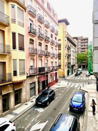 Foto 2 de Piso en venta en calle Miguel de Cervantes de 5 habitaciones con terraza y balcón