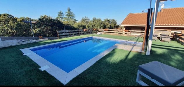 Foto 2 de Xalet en venda a Valdeaveruelo de 3 habitacions amb terrassa i piscina