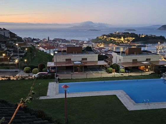 Foto 2 de Dúplex en venta en Baiona de 3 habitaciones con terraza y piscina
