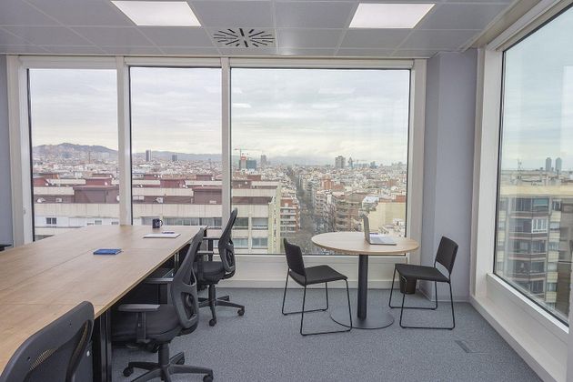 Foto 2 de Oficina en alquiler en Hostafrancs de 56 m²