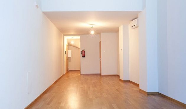 Foto 1 de Oficina en alquiler en Sants-Badal de 66 m²