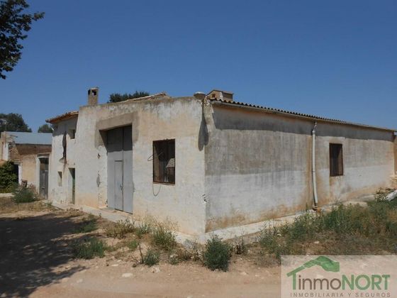 Foto 2 de Venta de casa rural en Caudete de 3 habitaciones y 640000 m²