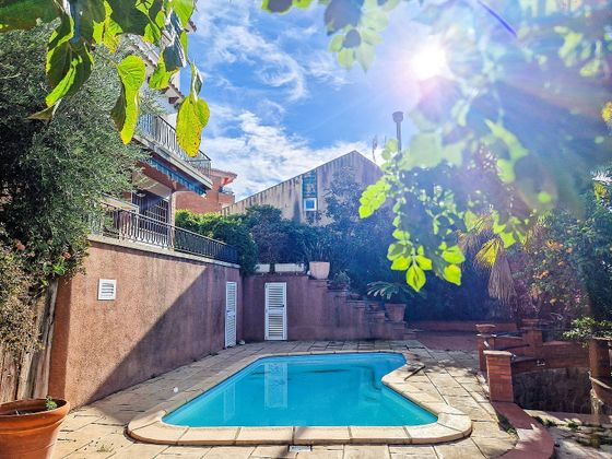 Foto 1 de Xalet en venda a calle Santa Llucia de 5 habitacions amb terrassa i piscina