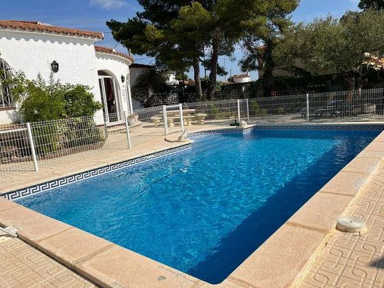 Foto 1 de Xalet en venda a avenida De Cadis de 3 habitacions amb terrassa i piscina