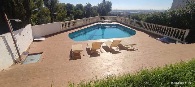 Foto 1 de Chalet en alquiler en Centro - El Castillo de 4 habitaciones con terraza y piscina