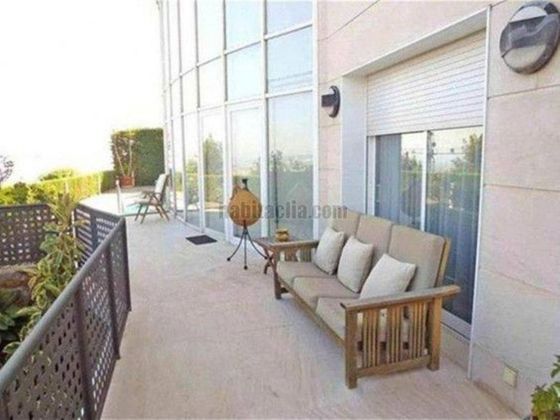 Foto 2 de Casa en venda a La Plana de 6 habitacions amb terrassa i piscina
