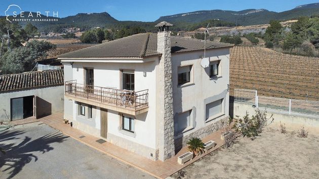 Foto 2 de Casa rural en venda a Torrelles de Foix de 9 habitacions amb jardí i aire acondicionat