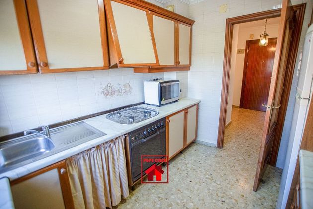 Foto 2 de Pis en venda a Poligono Sur - La Oliva - Letanías de 4 habitacions amb terrassa i aire acondicionat